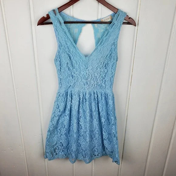 Altar'd State Lovely Powder Blue Jr XS Racer Keyhole Back Lace Lined MIni Dress - Picture 3 of 11
